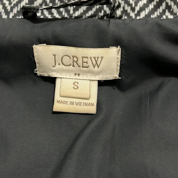 J. Crew Quilted Herringbone Puffer Vest. Gray. Size Small. Excellent condition! - Picture 7 of 7